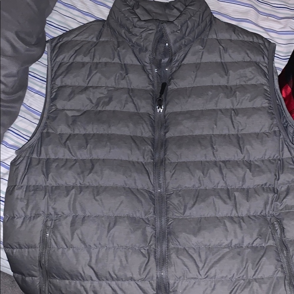 32 degrees vest